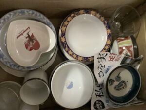 倉敷市玉島で引き取り回収した食器