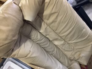 加賀郡吉備中央町で引き取り回収から処分までしたソファー