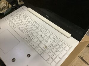 総社市中央で引き取り回収から処分までしたノートパソコン