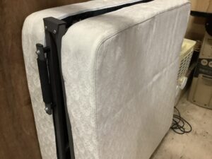 苫田郡鏡野町で引き取り回収から処分までした折り畳みベッド