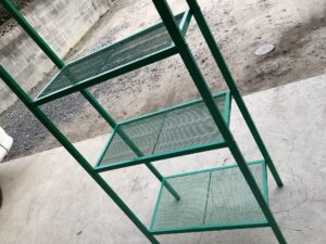 勝田郡勝央町で引き取り回収から処分までした不用品のスチールラック