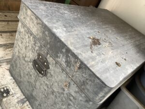 真庭市久世で引き取り回収から処分までした不用品の衣装缶