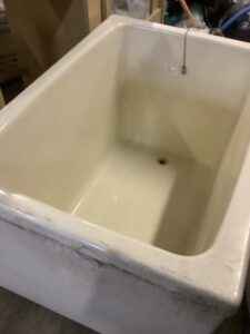 岡山市中区で引き取り回収から処分までした不用品の浴槽
