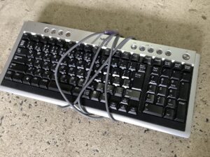 加賀郡吉備中央町で引き取り回収から処分までしたパソコンキーボード