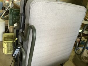 笠岡市三番町で引き取り回収から処分までした折り畳みベッド