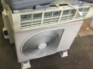 倉敷市老松町で回収したエアコン