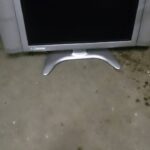 新見市西方で回収したテレビ