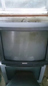 新見市菅生で回収したテレビ