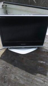 新見市正田で回収したテレビ