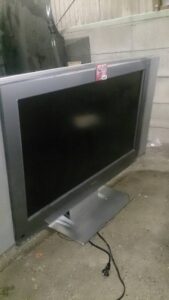 新見市坂本で回収したテレビ