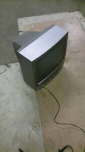 新見市高尾で回収したテレビ