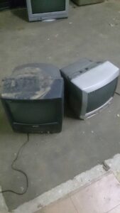 新見市千屋で回収したテレビ