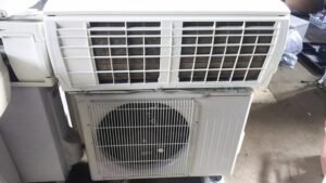 倉敷市馬喰町で回収したエアコン