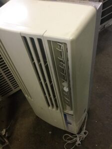 新見市菅生で回収したエアコン