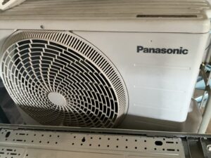 新見市長屋で回収したエアコン