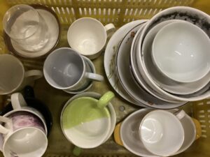 加賀郡吉備中央町で引き取り回収から処分までした食器