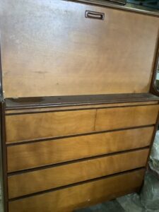 井原市東江原町で引き取り回収から処分まで致しましたタンス
