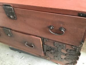 勝田郡奈義町で引き取り回収から処分までしたタンス