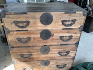 勝田郡奈義町で引き取り回収から処分までしたタンス