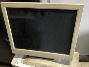 真庭市久世で引き取り回収から処分までしたパソコンモニター