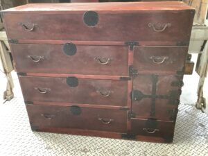 勝田郡勝央町で引き取り回収から処分までしたタンス