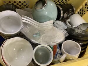 備前市西片上で引き取り回収から処分までした食器