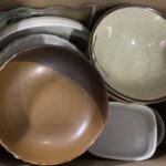 津山市二宮で食器の引き取りから処分までさせて頂きました。