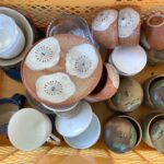 津山市高野本郷で食器の引き取りから処分までさせて頂きました。