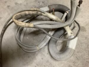 都窪郡早島町で取り外し回収から処分までしたエアコン配管