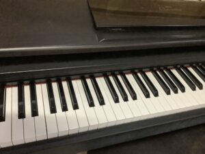 浅口市鴨方町で引き取り回収から処分までした電子ピアノ