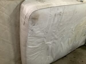 笠岡市二番町で引き取り回収から処分までしたマットレス