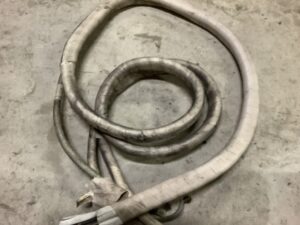 津山市領家で取り外し回収から処分までしたエアコン配管