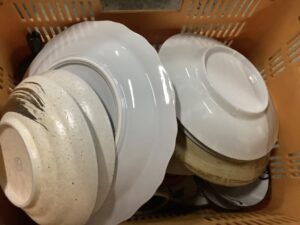 総社市中央で引き取り回収から処分までした食器