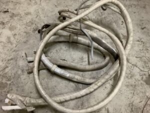 浅口市金光町で取り外し回収から処分までしたエアコン配管